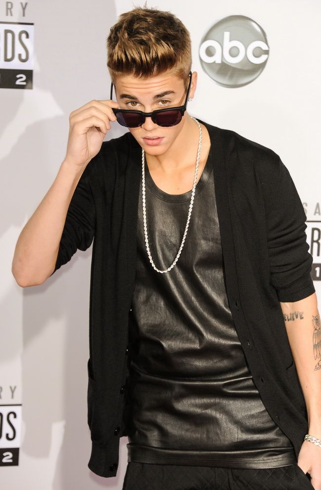 Dezvaluirea care il va face pe Justin Bieber sa se razgandeasca. Ce adevar dureros despre actuala lui iubita a iesit la suprafata