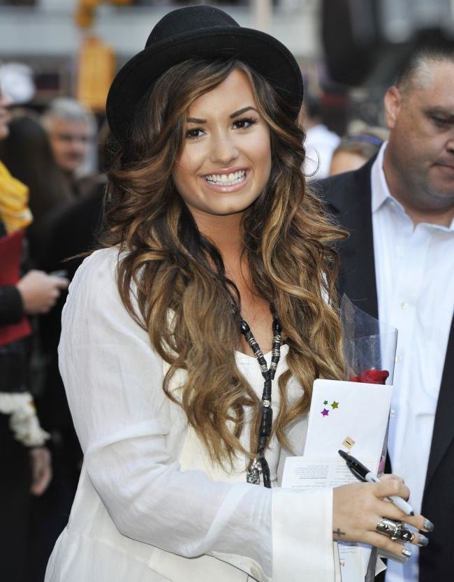 Demi Lovato, logodita? Iata declaratia oficiala pe care fanii au asteptat-o cu sufletul la gura