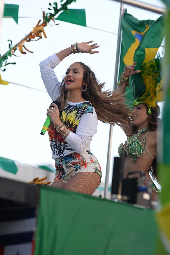 Jennifer Lopez va canta imnul Campionatului Mondial de Fotbal. Cine sunt artistii cu care aceasta a colaborat pentru piesa care va deschide evenimentul sportiv