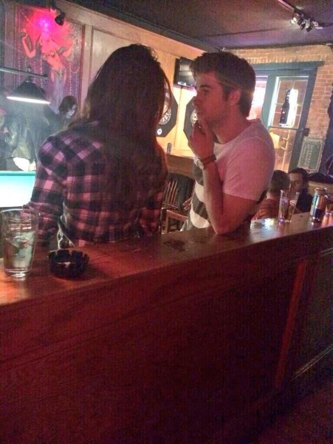 Nina Dobrev si Liam Hemsworth formeaza un nou cuplu. Prima imagine a acestora impreuna