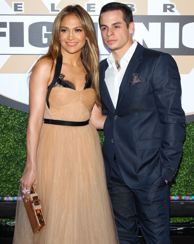 Jennifer Lopez nu poate sta 1 minut fara iubitul sau, coregraful Casper Smart. Cum au fost surprinsi de aceasta data indragostitii