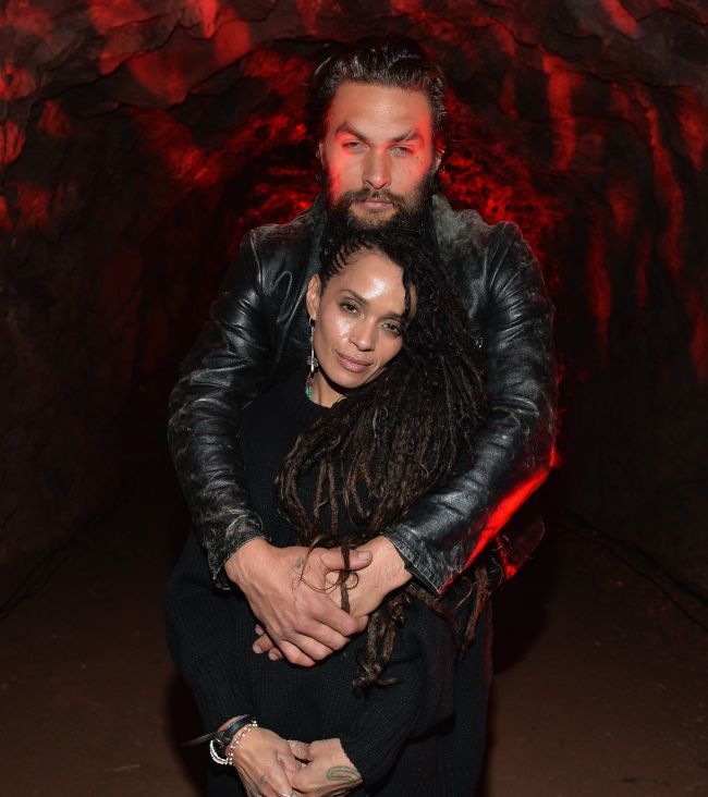 El e unul dintre cei mai sexy barbati de la TV. Nu o sa-ti vina sa crezi cum arata sotia lui Jason Momoa, Khal Drogo din Game of Thrones