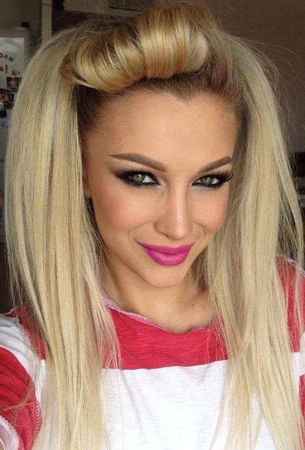 Blonda celebra din showbizul autohton care si-a pus aparat dentar. Cum arata acum