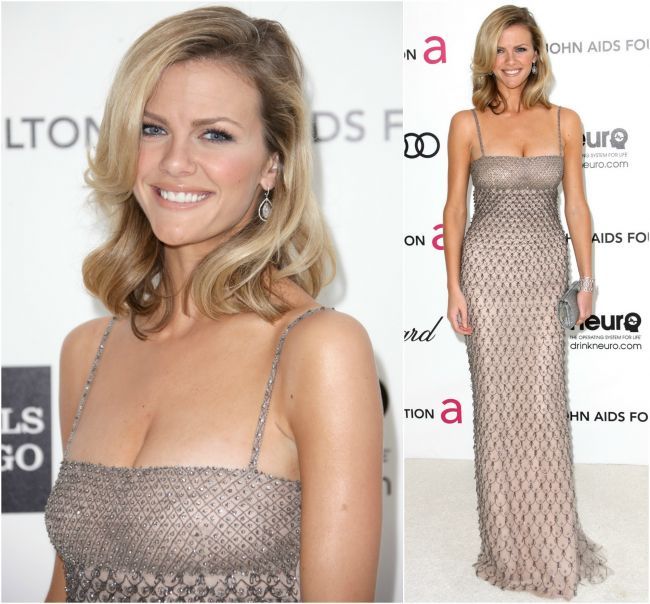 Desi e una dintre cele mai frumoase femei din lume, contul sau de Instagram e plin de fotografii stupide. Cum arata in realitate Brooklyn Decker