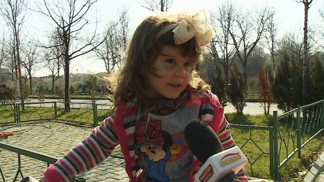 Diana s-a facut deja fetita mare! Cat de simpatica este fiica lui Razvan si a Irinei Fodor la 3 anisori