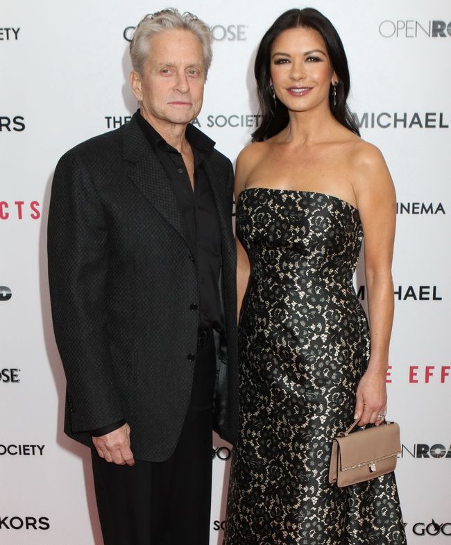 Probleme in paradis? Cum a fost surprins Michael Douglas la doua zile dupa ce sotia si fiica lui au plecat de acasa