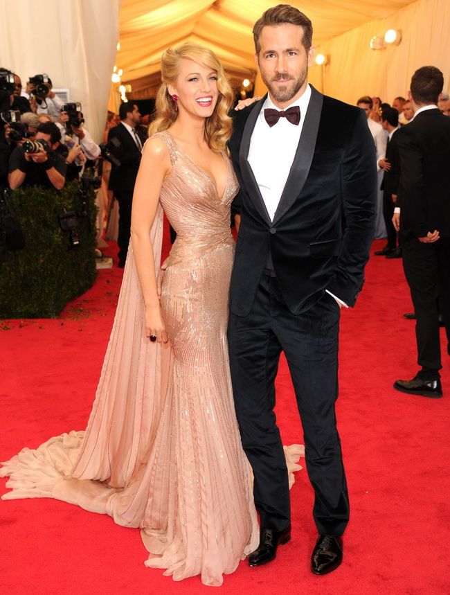 Cel mai sexy cuplu de la Metgala. Ce tinute au ales Blake Lively si Ryan Reynolds pentru acest eveniment