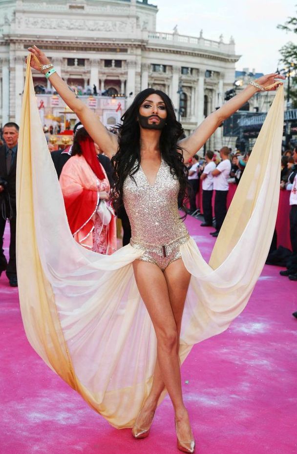 El este cel mai controversat participant de la Eurovision. Vezi cu ce probleme se confrunta Conchita Wurst, reprezentantul Austriei