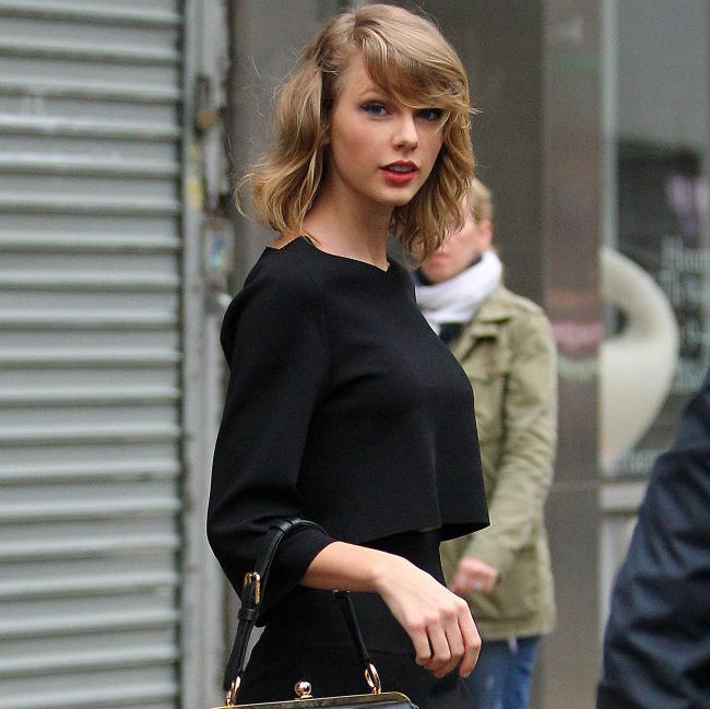O fana a inceput sa planga cand a vazut-o. Cum a fost surprinsa Taylor Swift in New York zilele trecute