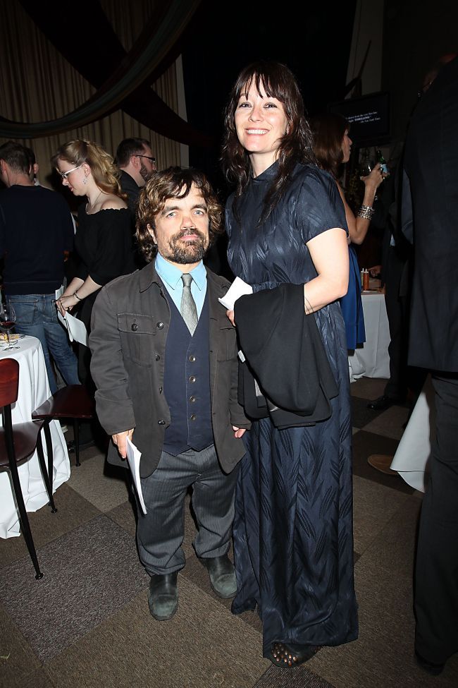 Este printre cei mai cunoscuti pitici din lume. Cum arata familia lui Peter Dinklage, cel care a dat viata rolului Tyrion Lannister