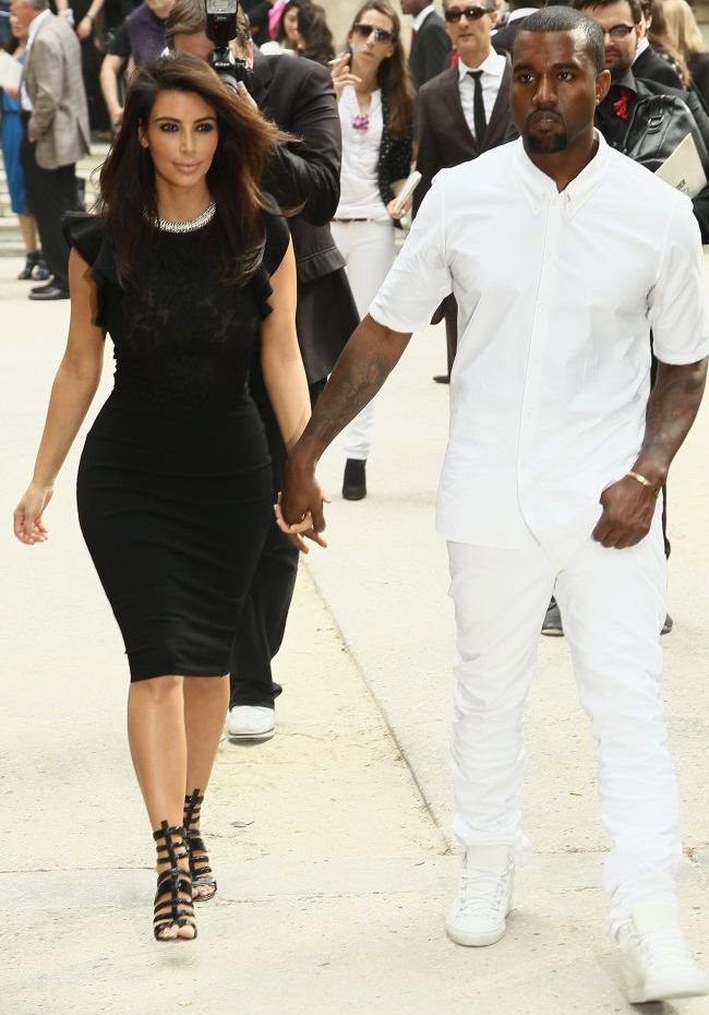 Nunta anului: ce rochie de mireasa spectaculoasa a purtat Kim Kardashian. Primele imagini din fata