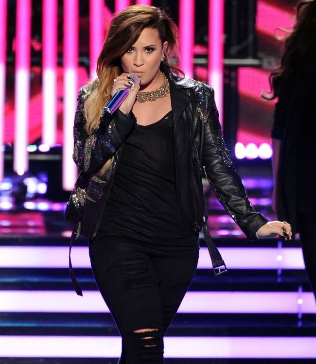 Demi Lovato, intr-o zi obisnuita din viata ei. Cum arata fosta vedeta Disney cand nu stie ca urmeaza sa fie fotografiata