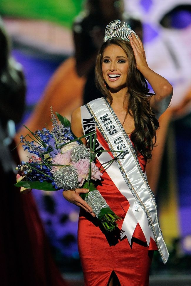 Ea a fost desemnata cea mai frumoasa femeie din Statele Unite ale Americii. Vezi cum arata castigatoarea Miss SUA 2014