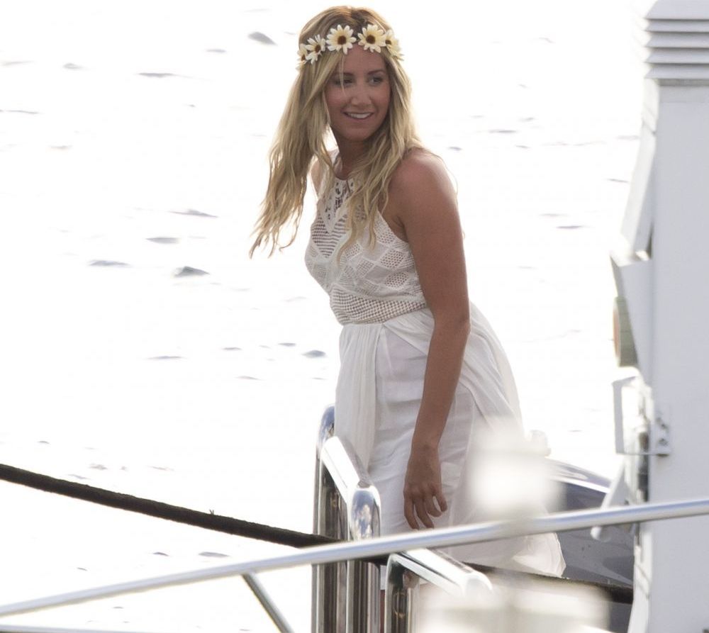 Ashley Tisdale nu mai arata asa. Ce schimbare de look si-a facut vedeta