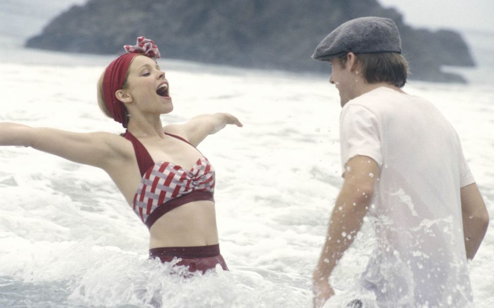 S-au inspirat din The Notebook pentru pozele de logodna si le-a iesit un album superb: FOTO