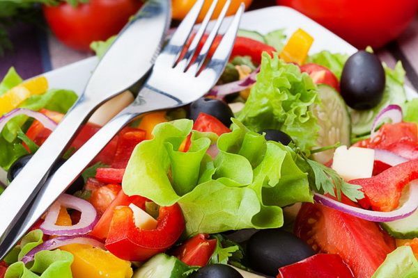 Salata de vara cu beneficii maxime. Vezi ce ingrediente-minune trebuie neaparat sa contina