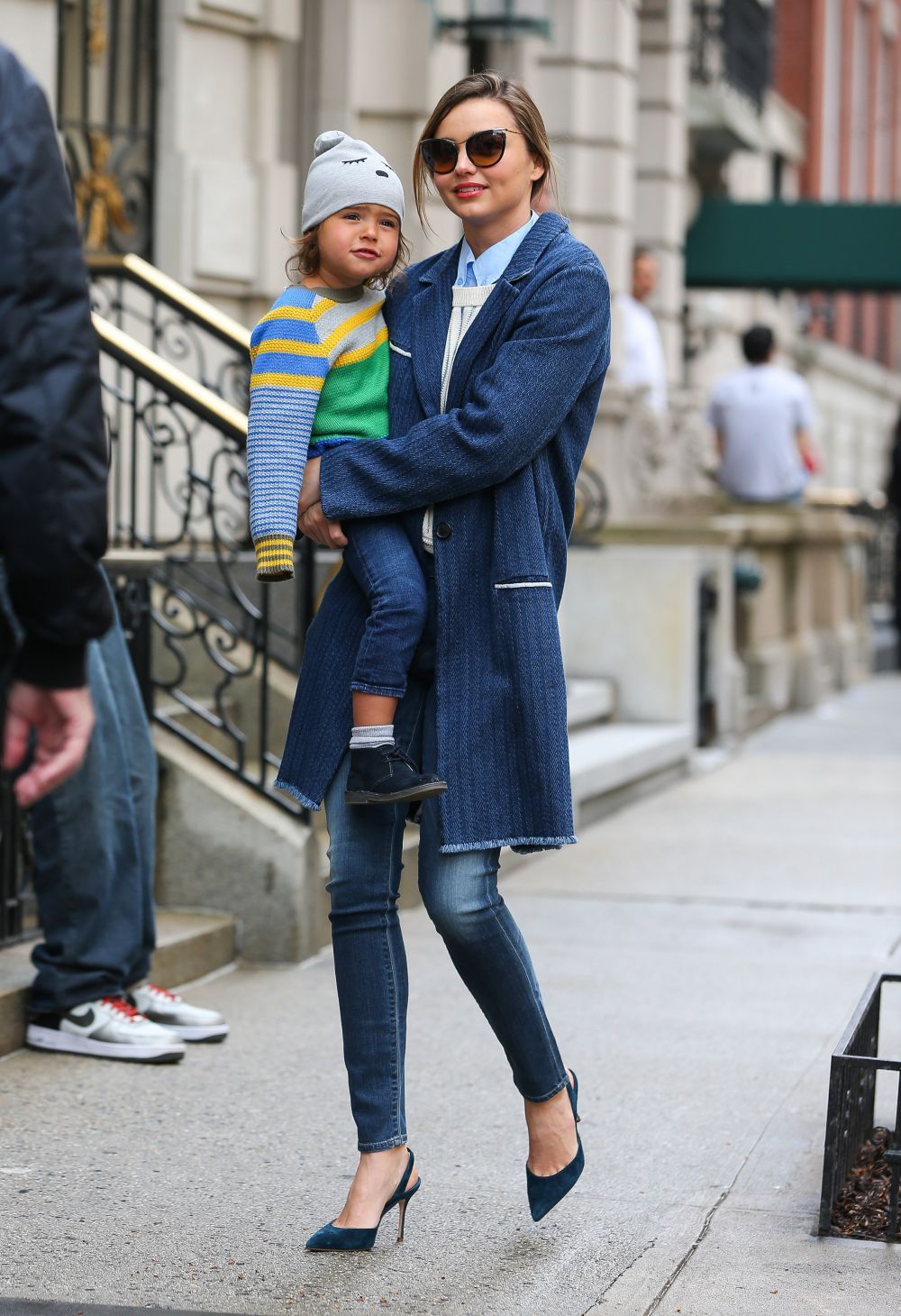 Miranda Kerr, cea mai chic mamica din showbiz: fiecare aparitie a ei e un spectacol. Vezi 10 tinute superbe