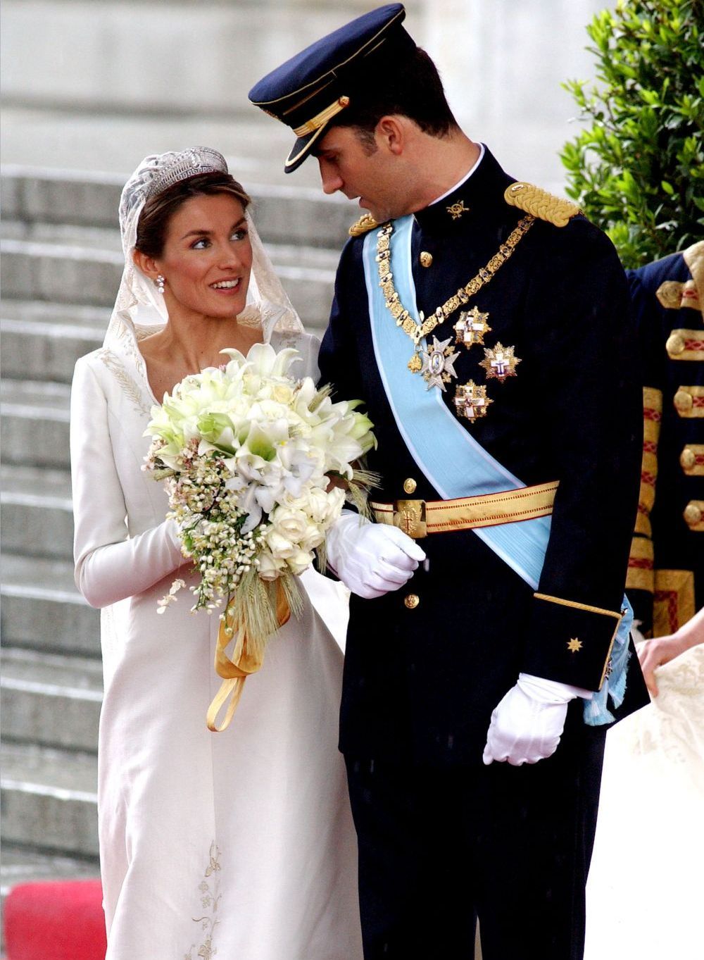 Exemplu de eleganta si bun gust. Letizia, regina Spaniei, le-a dat tuturor o importanta lectie de stil