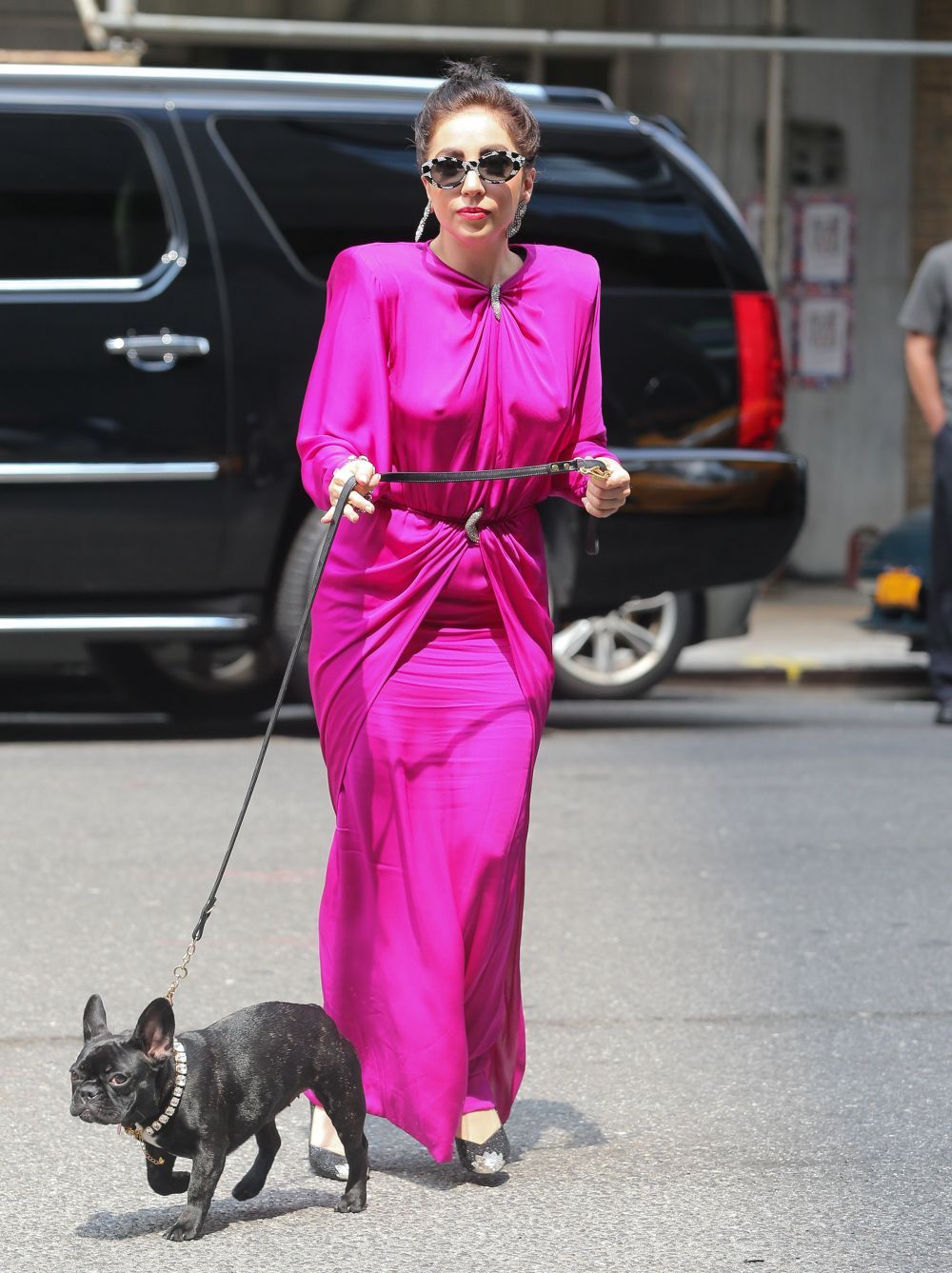 Aparitie neasteptata a lui Lady Gaga. Cum s-a imbracat pentru o simpla iesire cu cainele