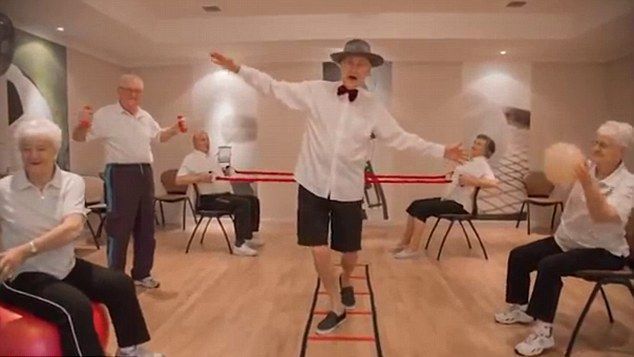 Au demonstrat ca fericirea nu are varsta. Clipul de 3 milioane de vizualizari in care 60 de batrani danseaza pe melodia lui Pharrell