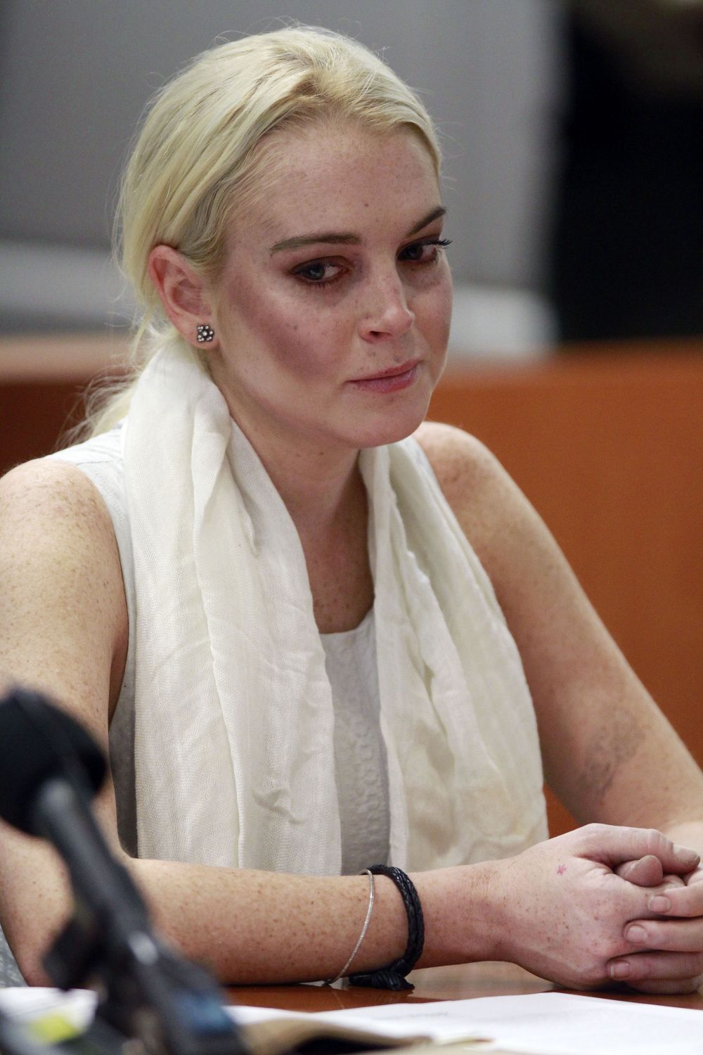 Tinuta care striga disperare. Cum s-a imbracat excentrica Lindsay Lohan la o simpla iesire in oras