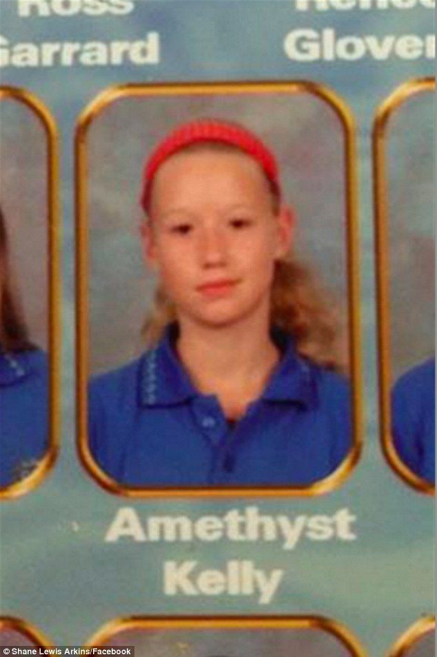 Acum e una dintre cele mai ravnite vedete. Cum arata insa in copilarie voluptuoasa Iggy Azalea