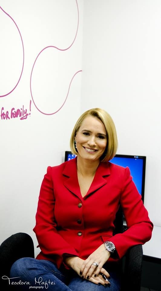 Femei in CTRL: De ce a ales Andreea Esca sa ramana in Romania si ce a invatat de la copiii ei INTERVIU EXCLUSIV