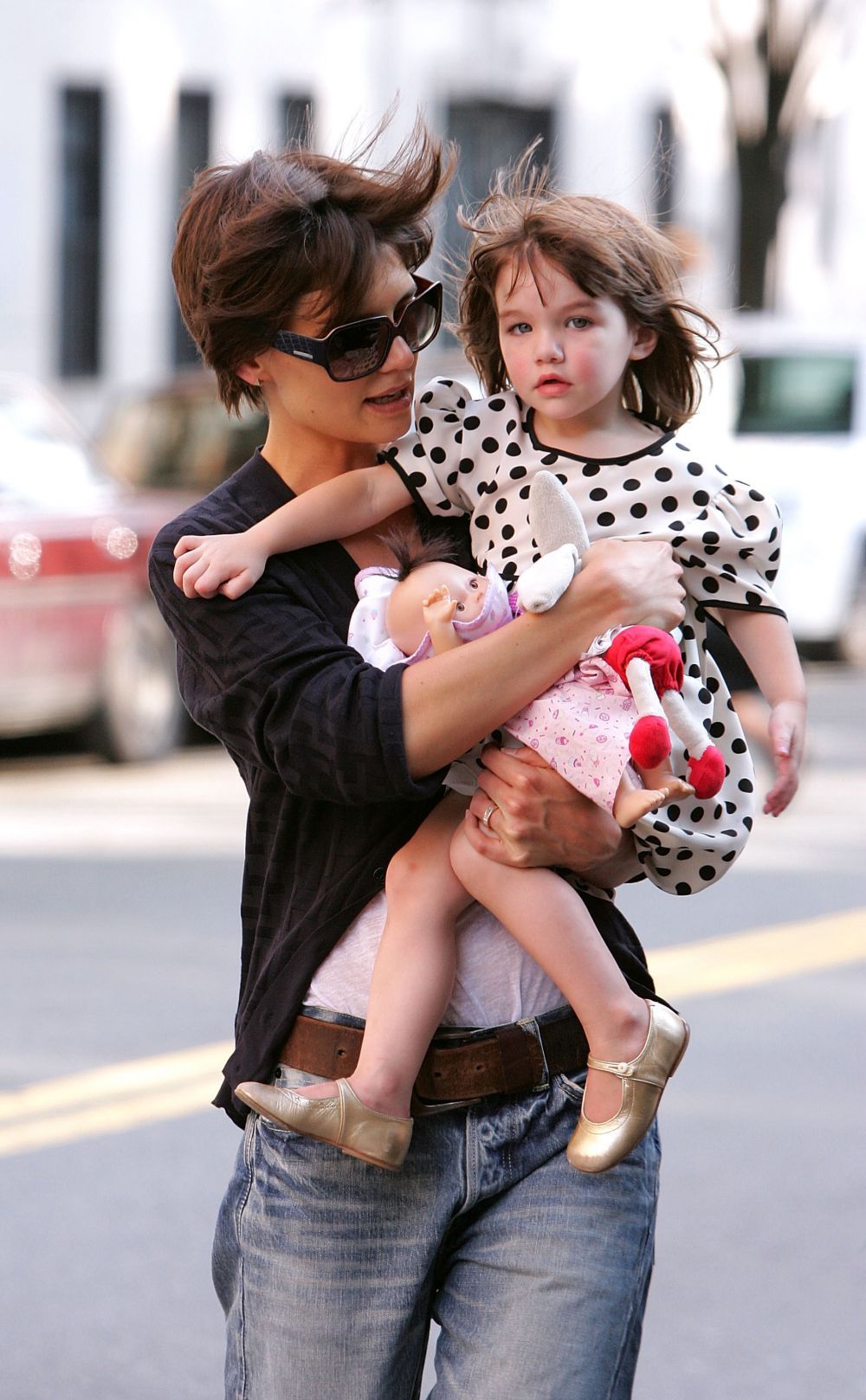 A crescut vazand cu ochii, Suri, fiica lui Katie Holmes si Tom Cruise s-a transformat intr-o adevarata domnisoara. Cum arata