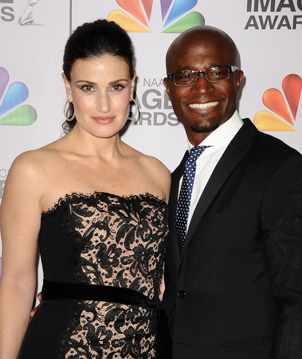Au divortat in secret. Idina Menzel si Taye Diggs nu mai formeaza un cuplu dupa 10 ani de casnicie