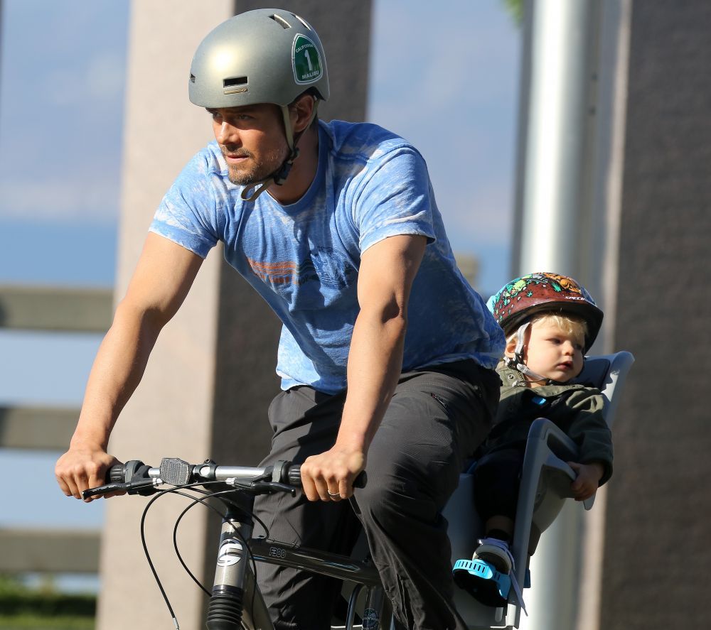Ipostazele simpatice in care au fost surprinsi Josh Duhamel si fiul sau. Vezi cat de simpatic este copilul lui Fergie, alaturi de tatal sau