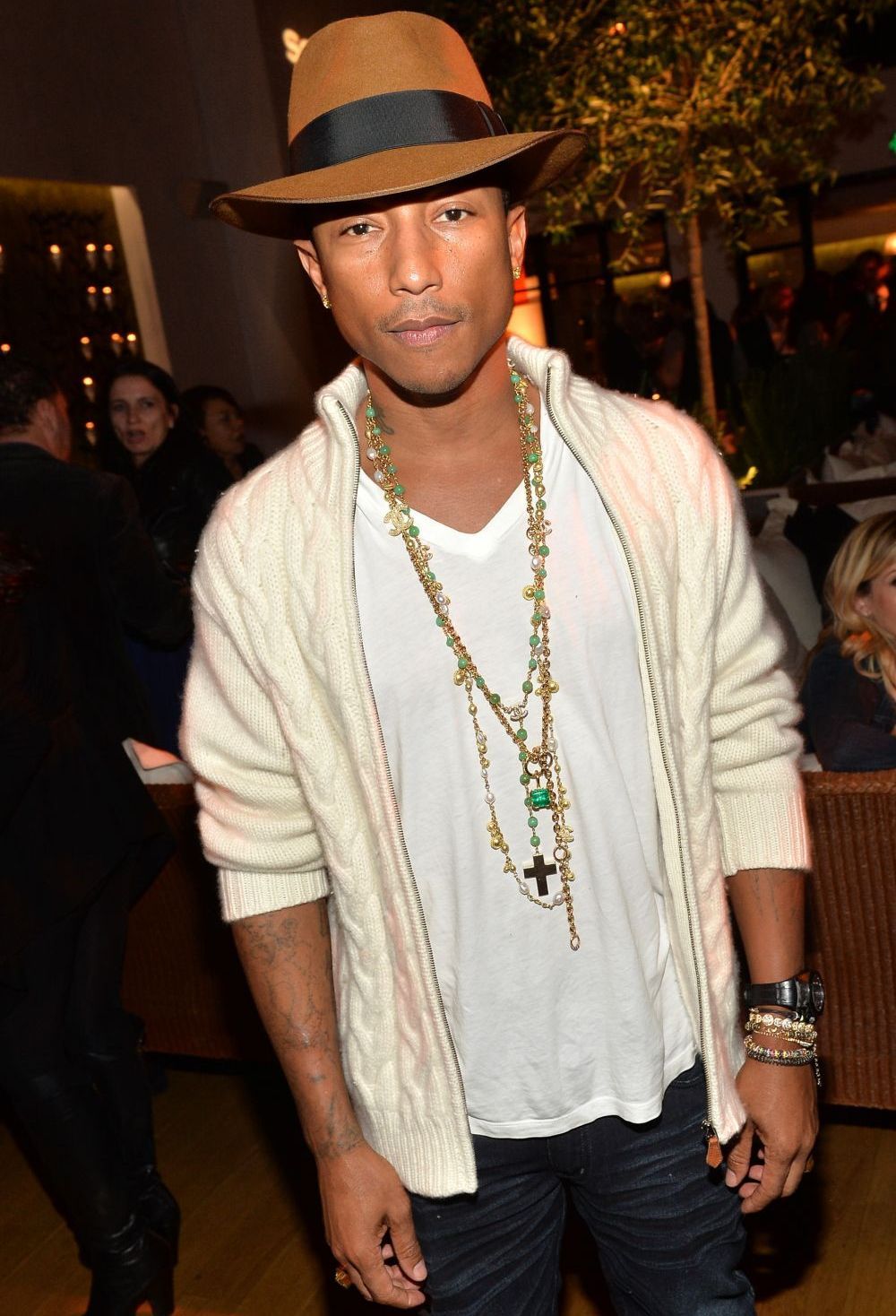 El e unul dintre cei mai cool si cunoscuti cantareti, dar putini o stiu pe ea. Cum arata sotia discreta a lui Pharrell
