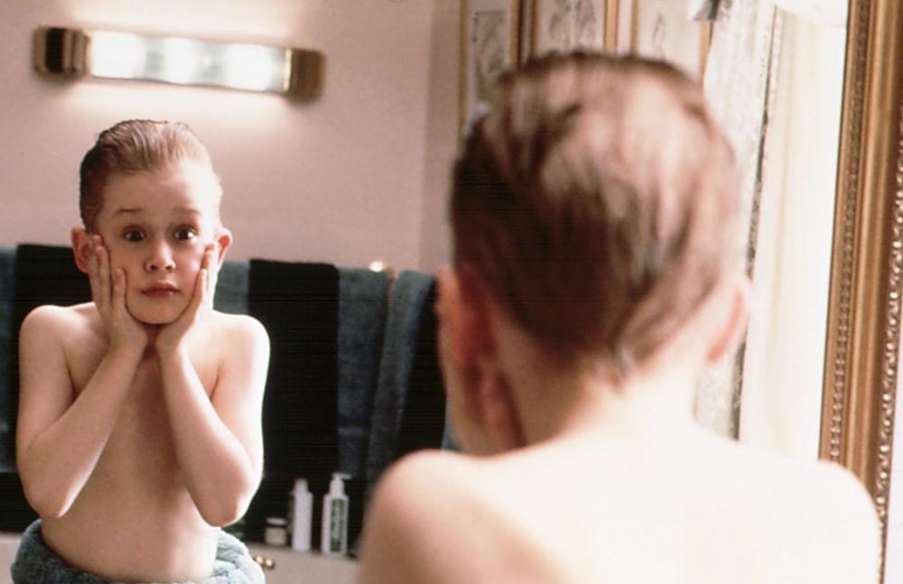 Schimbare de look pentru Macaulay Culkin. Cum arata acum starul din Home Alone si alaturi de cine a fost surprins