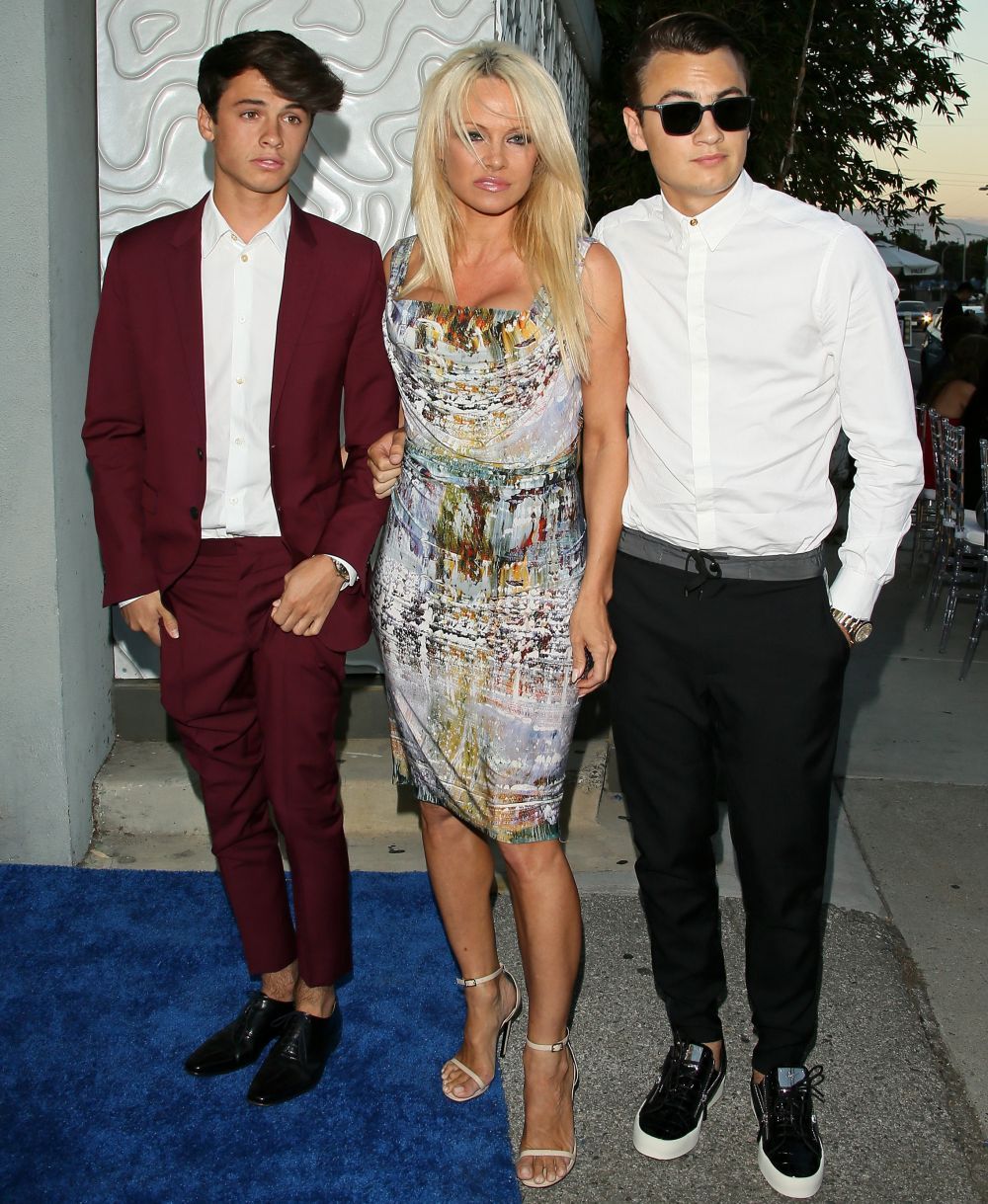 Pamela Anderson se poate considera o femeie implinita. Vezi cat de bine arata cei doi baieti ai sai