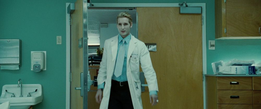 Il mai stii pe doctorul din Twilight? Uite cum arata Carlisle Cullen acum si ce s-a mai intamplat cu el
