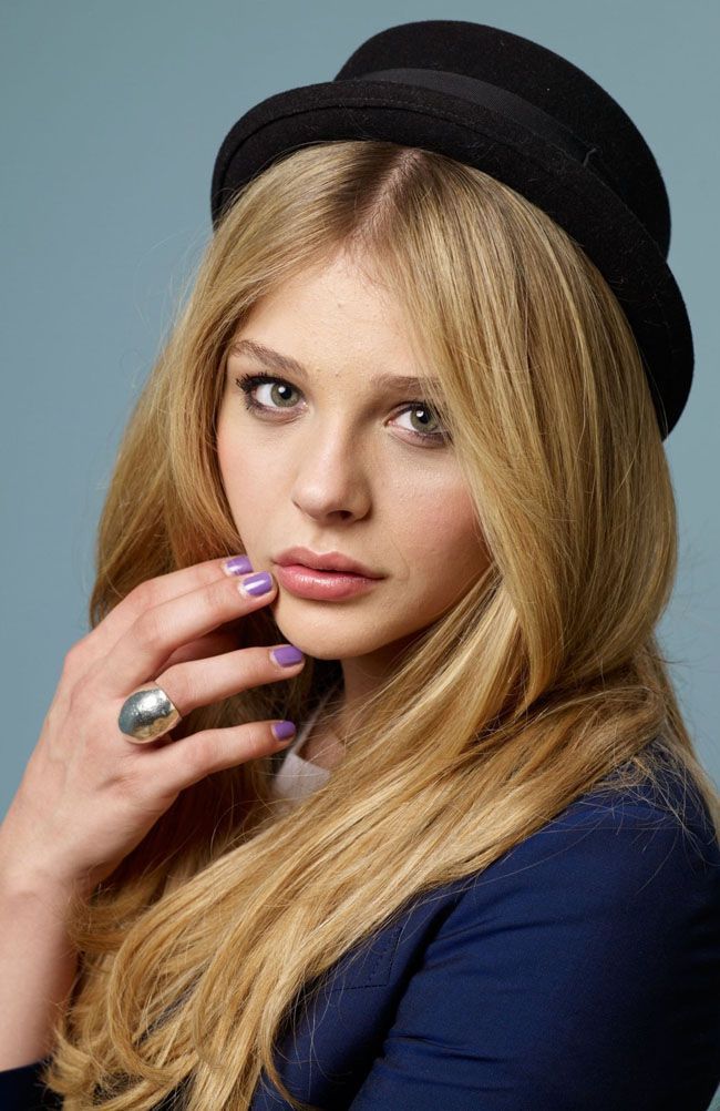 Dovada ca la 18 ani poti fi cuminte si sexy in acelasi timp.Chloe Grace Moretz, adolescenta pe care o admira toata lumea