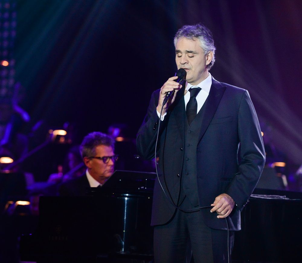 El este unul dintre cei mai iubiti tenori, dar putini o stiu pe ea. Cat de frumoasa este sotia lui Andrea Bocelli