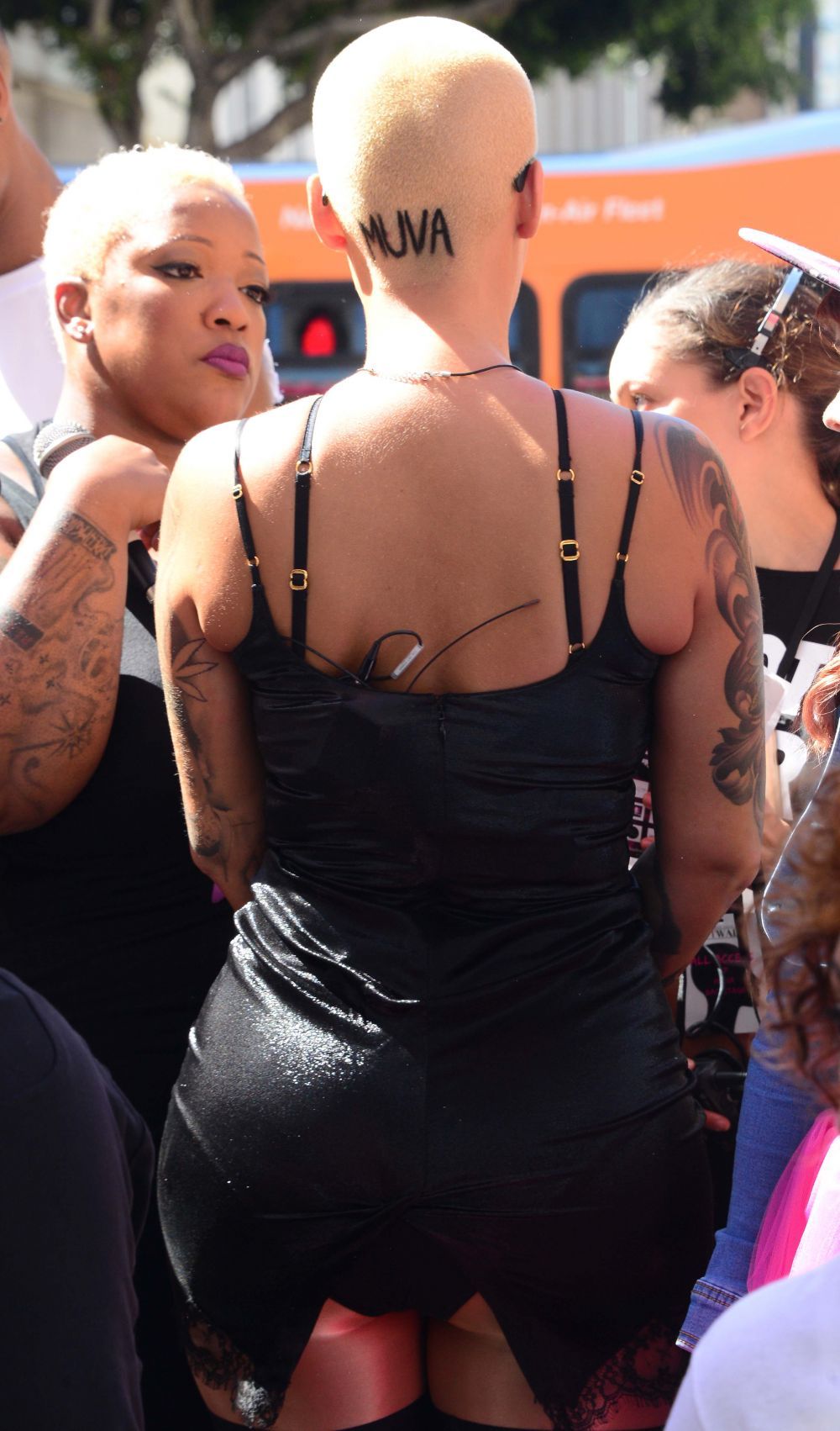 Amber Rose, intr-o rochie mult prea mulata pentru formele ei. Ce a patit cand s-a intors cu spatele