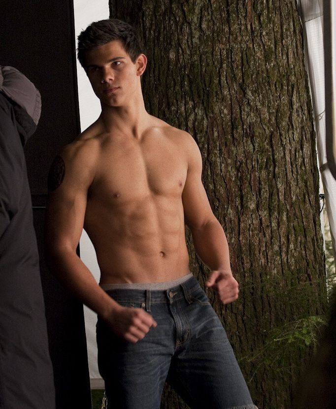 Nu s-a mai auzit nimic despre el. Cum arata acum si ce face Taylor Lautner, Jacob Black din Twilight