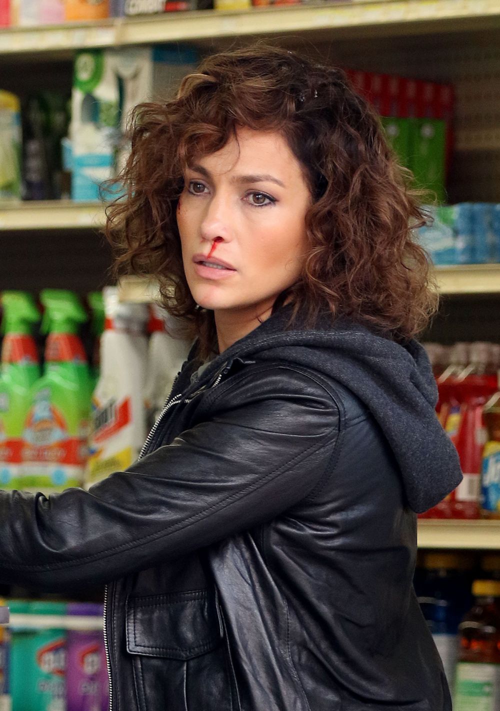 Jennifer Lopez, cu vanatai si rani sangeroase. Imaginile cu artista au fost surprinse in urma cu putin timp de paparazzi