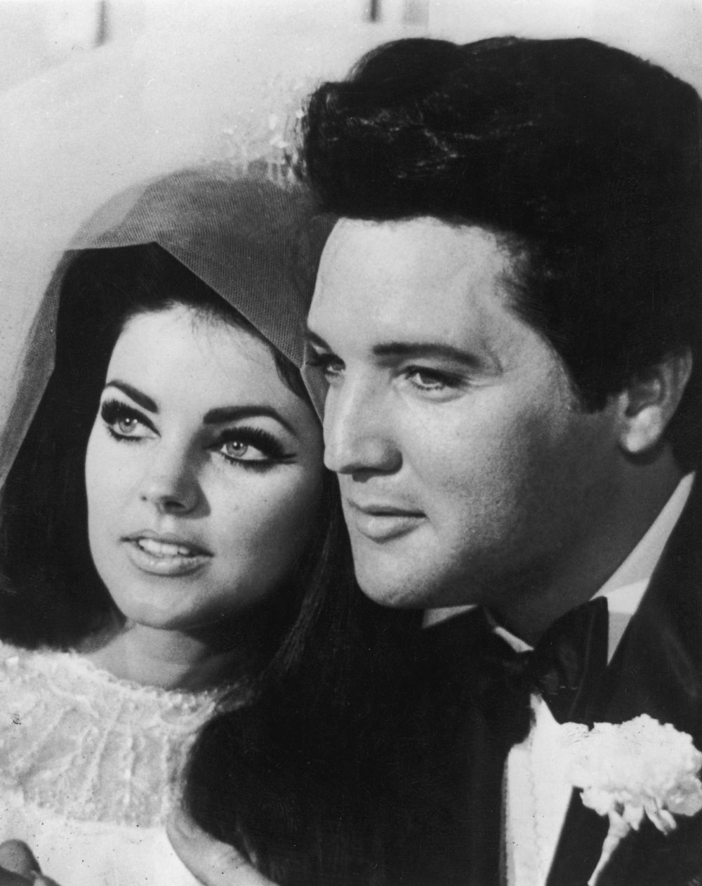 Una dintre cele mai frumoase femei, transformata complet de operatiile estetice. Cum arata acum Priscilla Presley