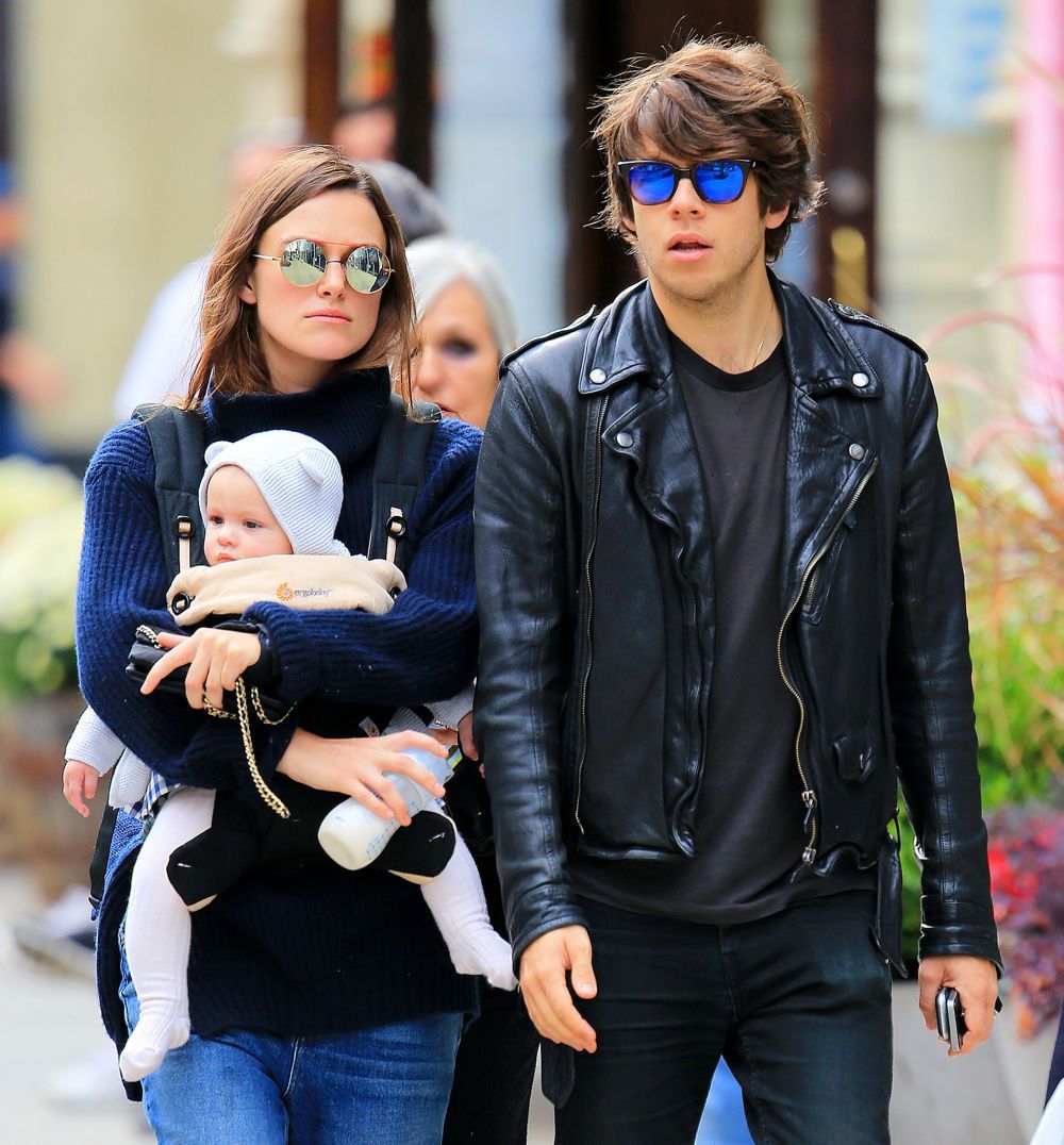 Cea mai simpatica familie din NY. Cat de adorabil este baietelul Keirei Knightley si cum au fost surprinsi impreuna