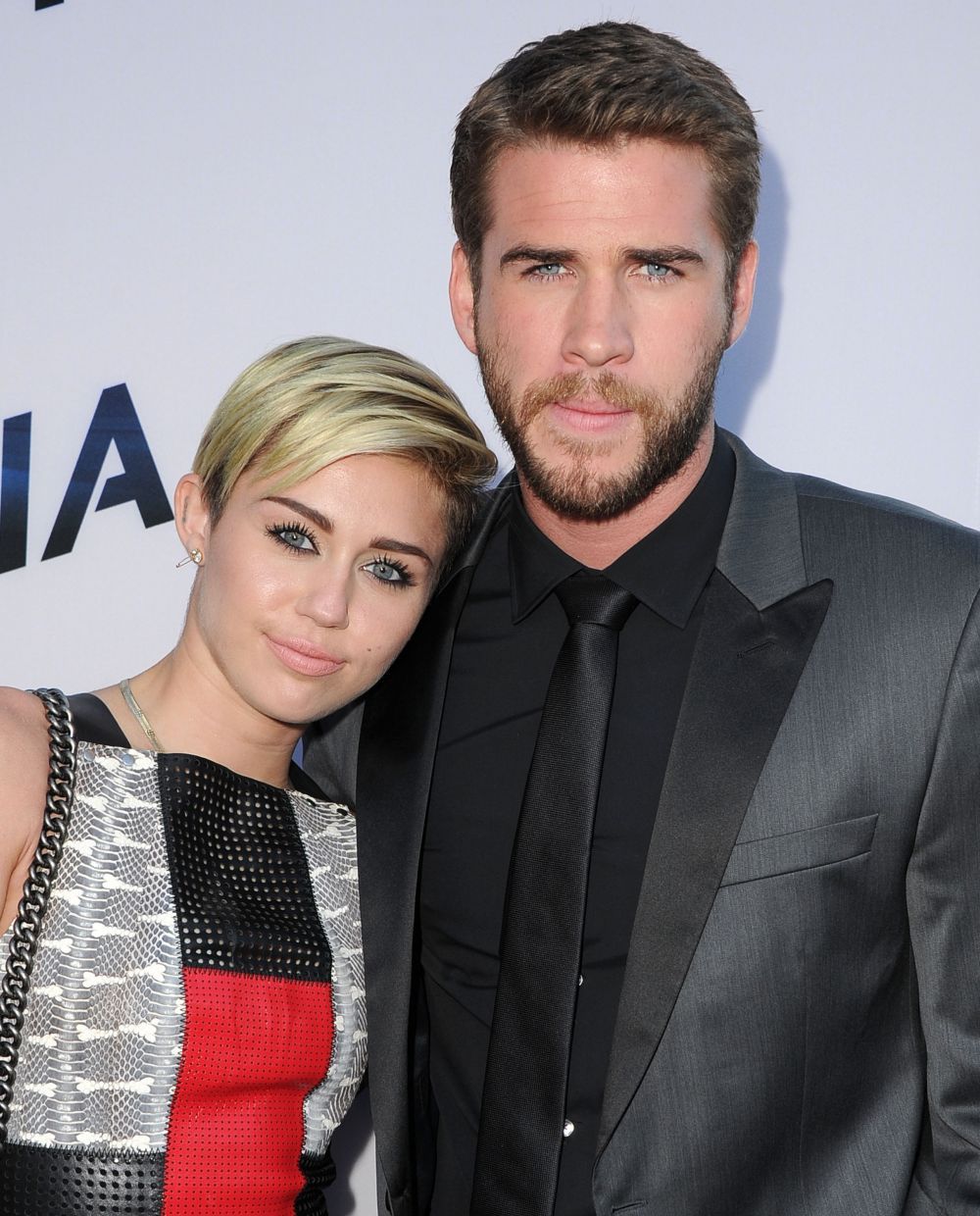 Nu cred ca acele sentimente se vor schimba . Adevarul despre logodna dintre Miley Cyrus si Liam Hemsworth