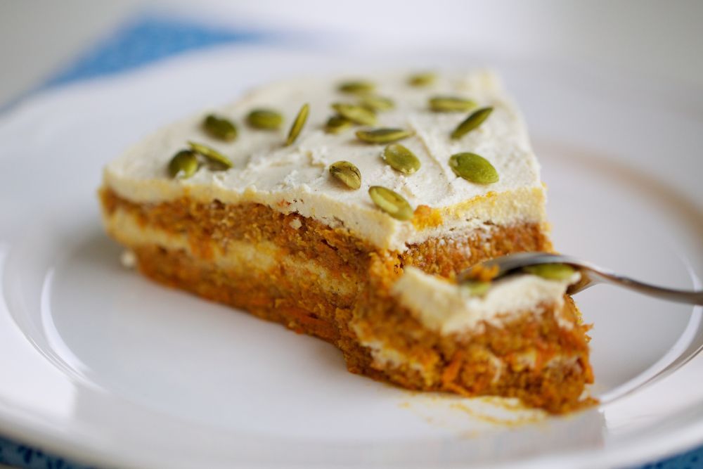 Reteta placinta cu dovleac sau mere, varianta raw. Cum sa pregatesti un desert delicios fara foc