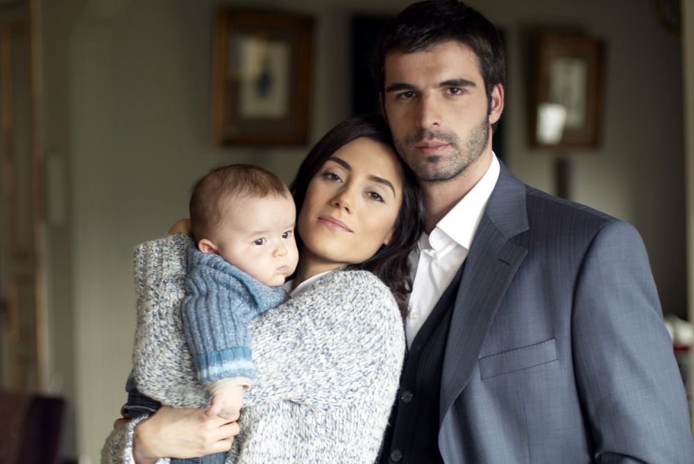 Cansu Dere, ravasitoare in ultimele imagini postate chiar de ea. Cat de sexy e actrita din Puterea Destinului