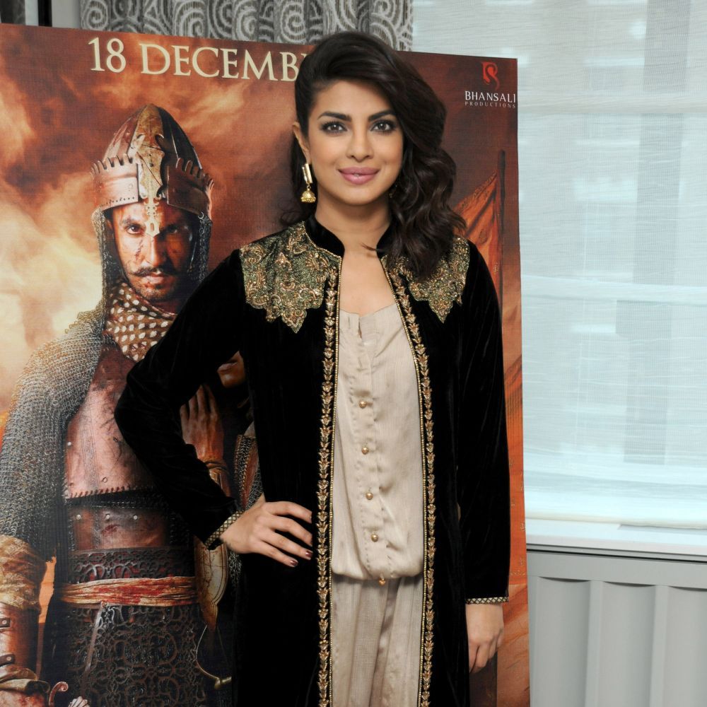 Mai frumoasa decat Aishwarya Rai? Priyanka Chopra, aparitie wow intr-o tinuta inspirata de portul traditional indian