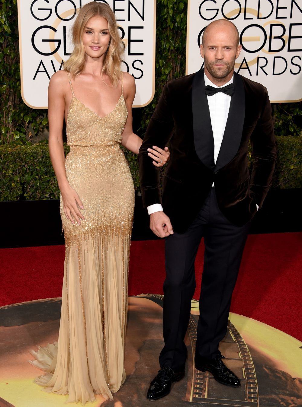 Rosie Huntington-Whiteley si Jason Statham s-au logodit. Cat de bine au aratat pe covorul rosu de la Globurile de Aur