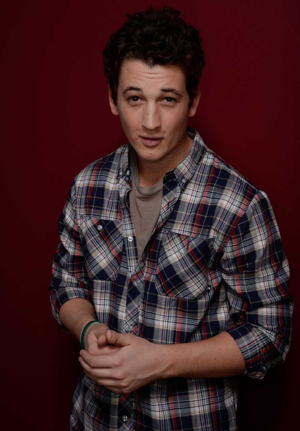 Putini cred ca iubita lui e atat de sexy. Ipostazele provocatoare in care pozeaza iubita lui Miles Teller