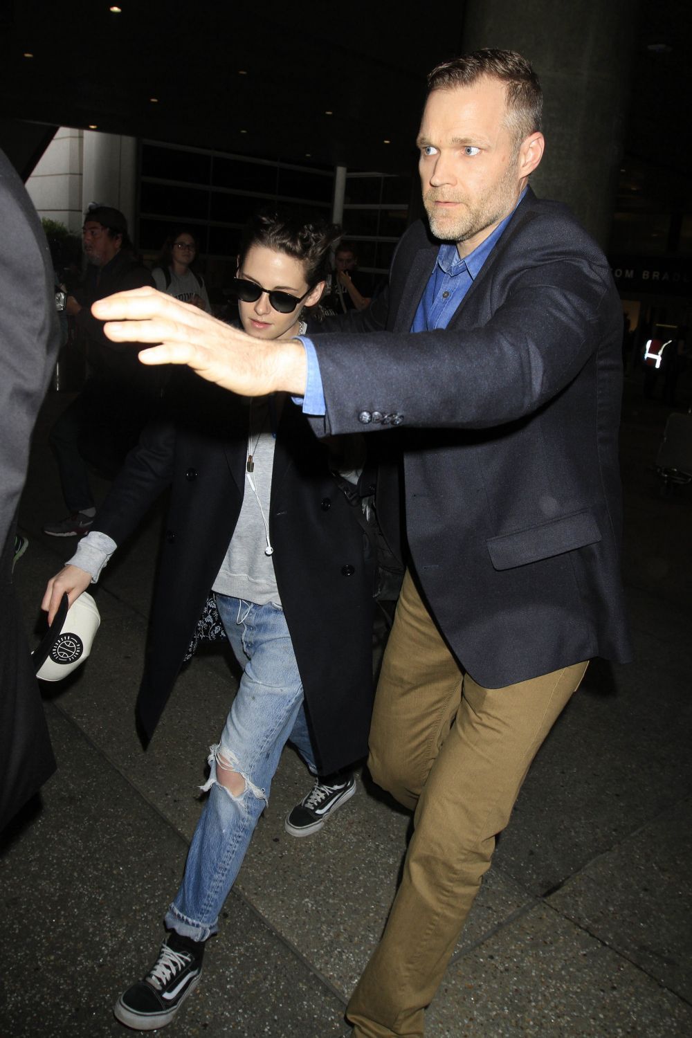 Bodyguardul lui Kristen Stewart face furori. Cat de sexy e barbatul pe care fanele Twilight l-au remarcat imediat