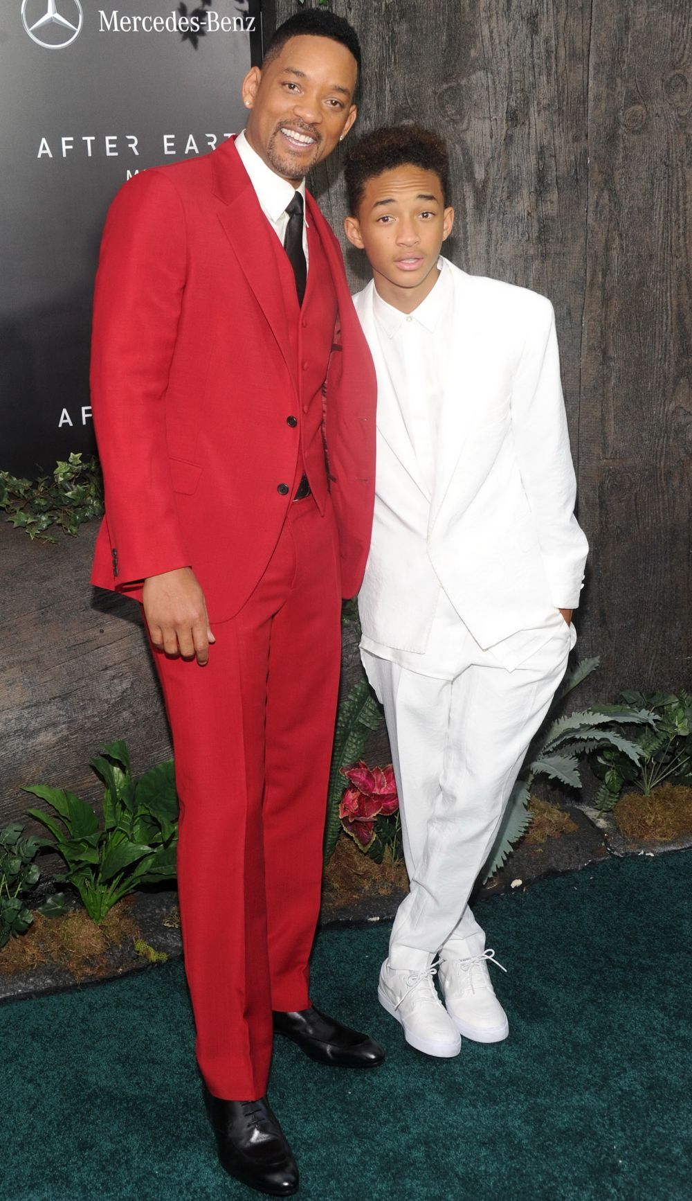 Jaden Smith, fermecat de iubita. Ipostazele in care a fost surprins actorul din Karate Kid alaturi de blonda superba