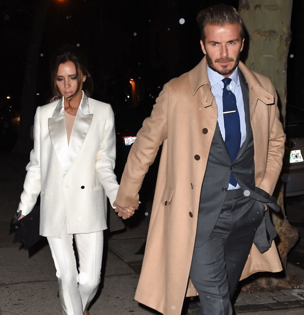 Aparitie rara pentru sotii Beckham dupa o cina romantica. Dovada ca dupa 17 ani de casnicie sunt la fel de indragostiti
